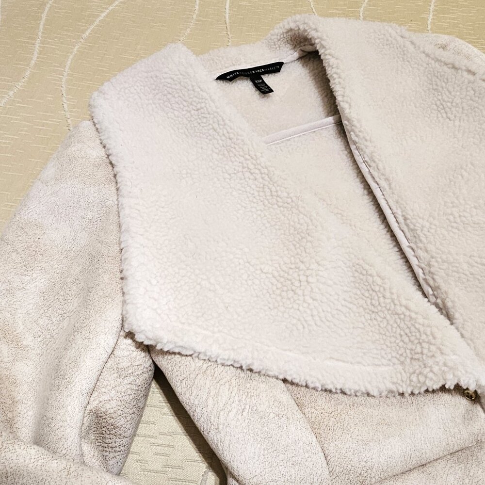 WHBM ECRU/CREAM FAUX SHEARLING STYLE ASYMMWTRICAL HIP LENGTH JACKET SIZE XSP - Picture 3 of 16